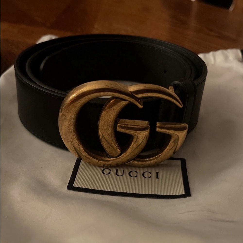 Gucci Black Leather Belt with Gold GG Buckle